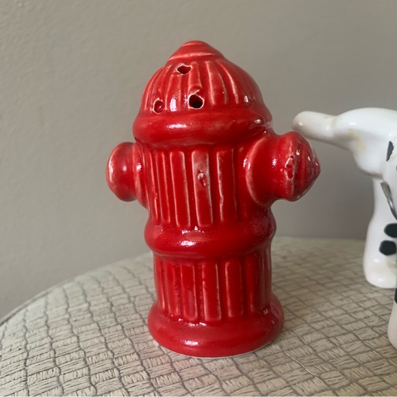 Vintage Dalmatian and fire hydrant novelty salt & pepper shakers - Picture 2 of 6